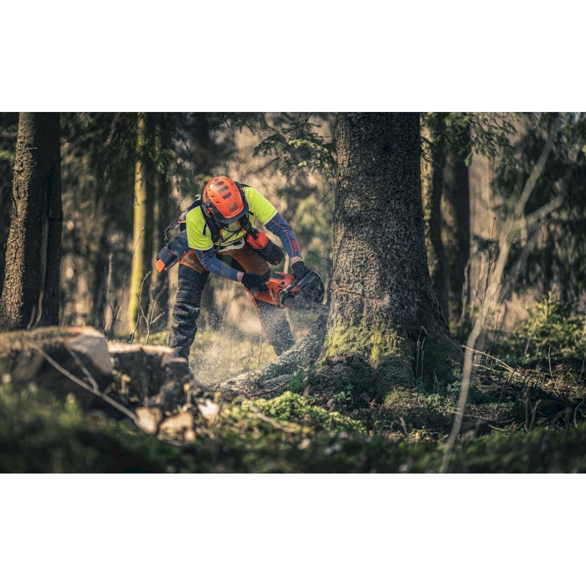Benzininis grandininis pjūklas Husqvarna 560 XP Mark II 1 Benzininis grandininis pjūklas Husqvarna 560 XP Mark II 1